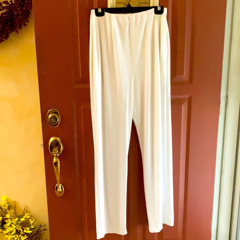 DVF Concepts white poly slacks- pull on